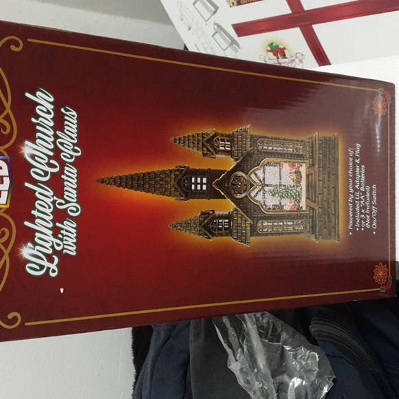 Lighted church with Santa claus - Picture 1 of 4